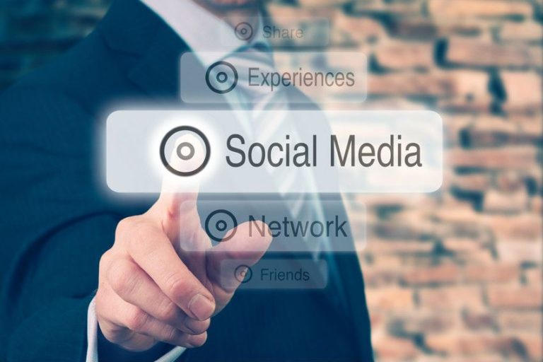 学习如何为企业选择社交媒体平台。