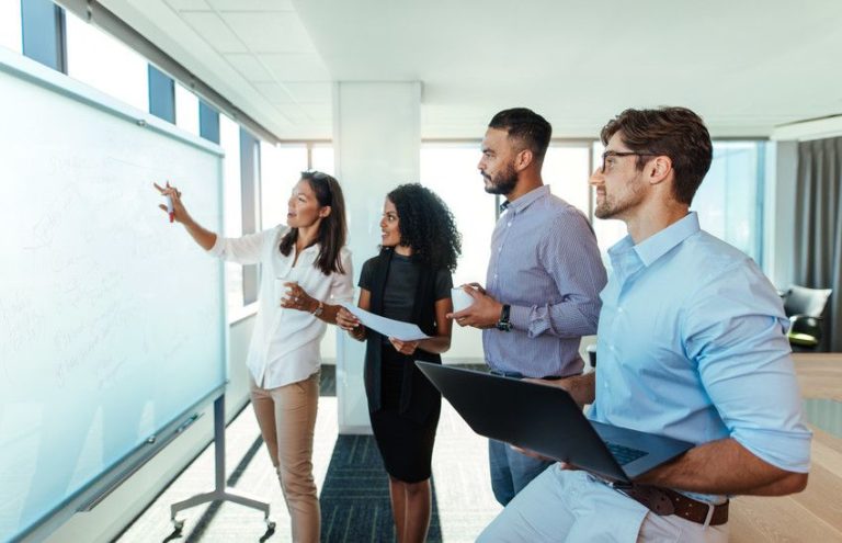 了解成为您业务伟大领导者所需的个人特征。