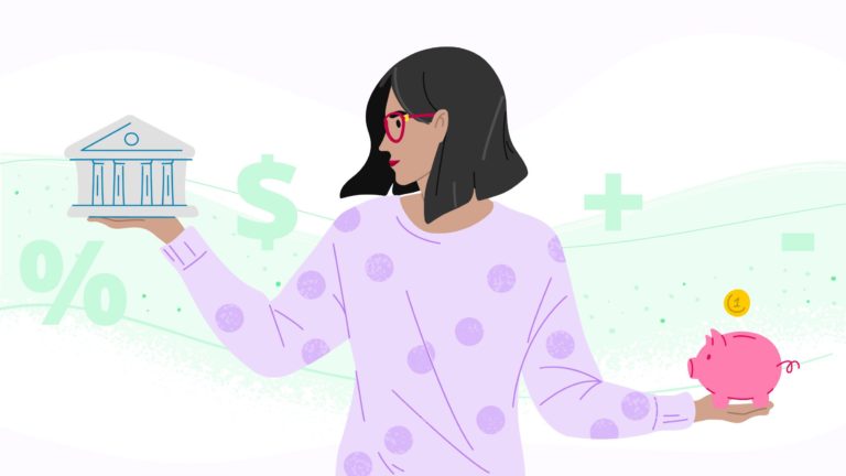 妇女持有的妇女持有一个小猪银行和金融机构建筑，她正在权衡贷款和税收抵免之间的选择