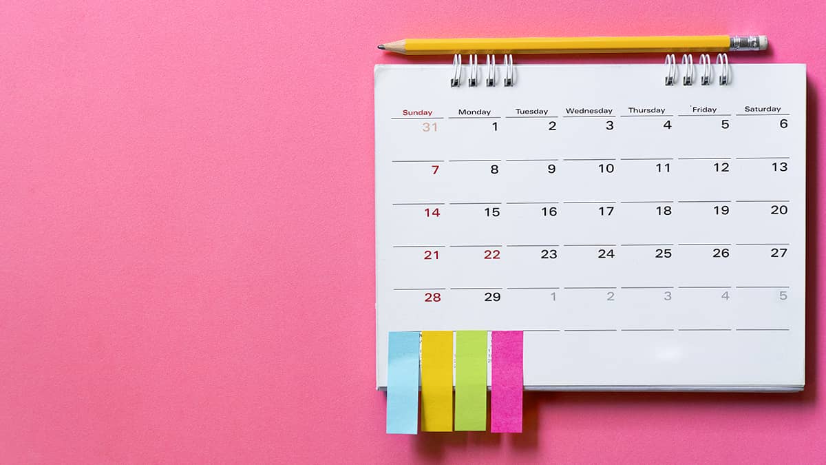 带有便签的日历，表示等待期间